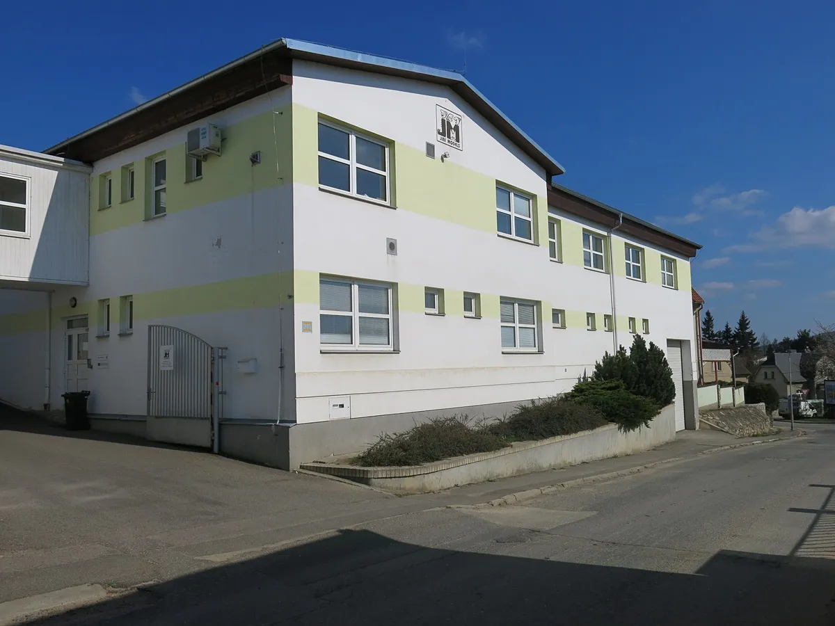 Pronájem skladového prostoru 684 m²